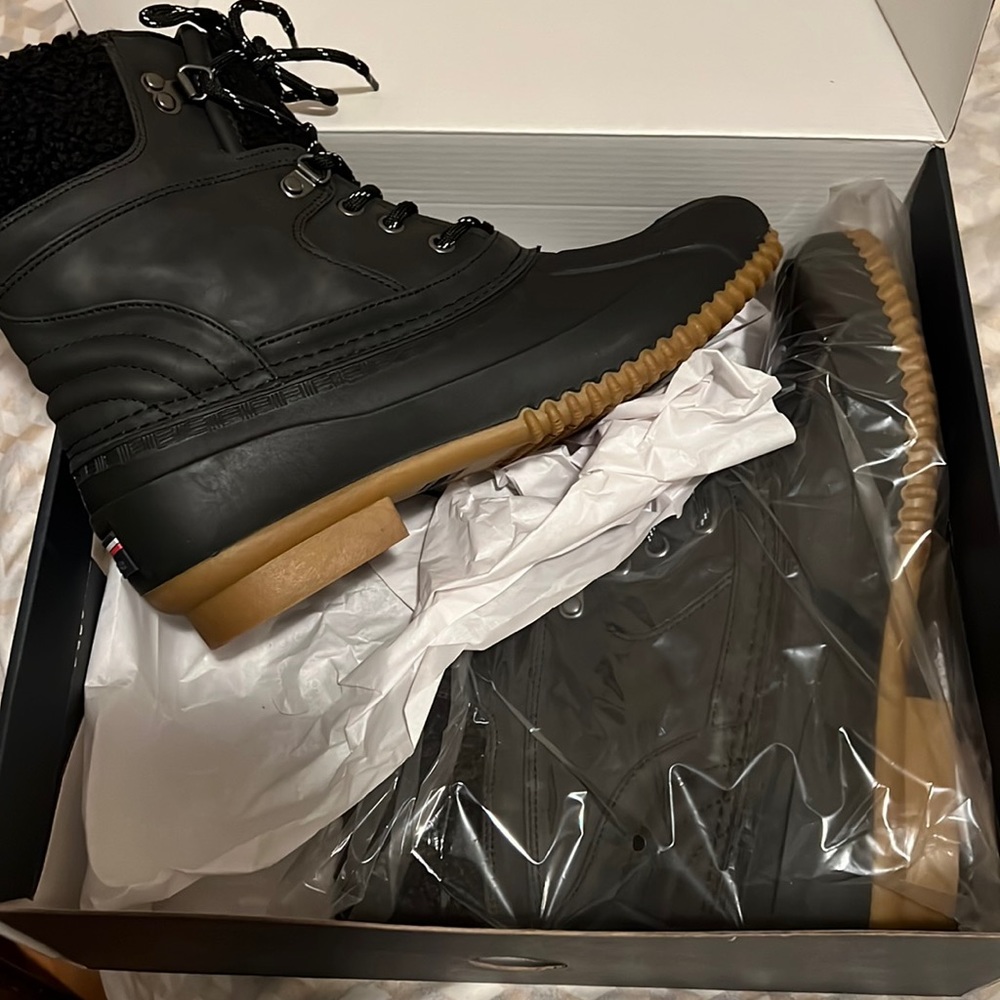 Tommy Hilfiger size 10 lace up boots  new with tags